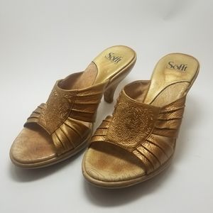 Sofft gold leather Women's size 8 m heels